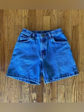 Vintage 90s Wrangler High Rise Shorts Distressed Denim Size 6 Mom Jeans Y2K